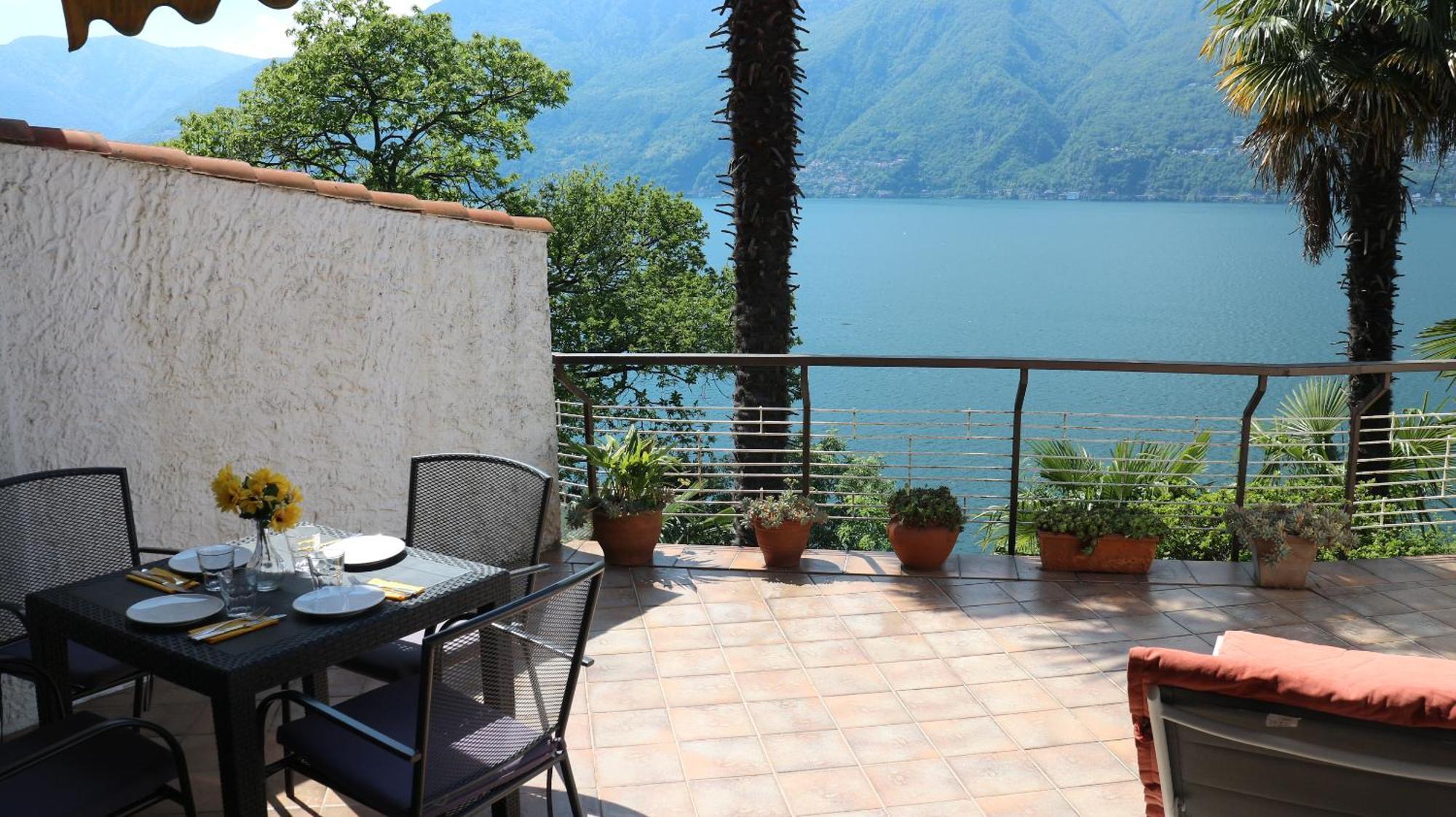 Apartmán Casa Roccia Pino Lago Maggiore Exteriér fotografie